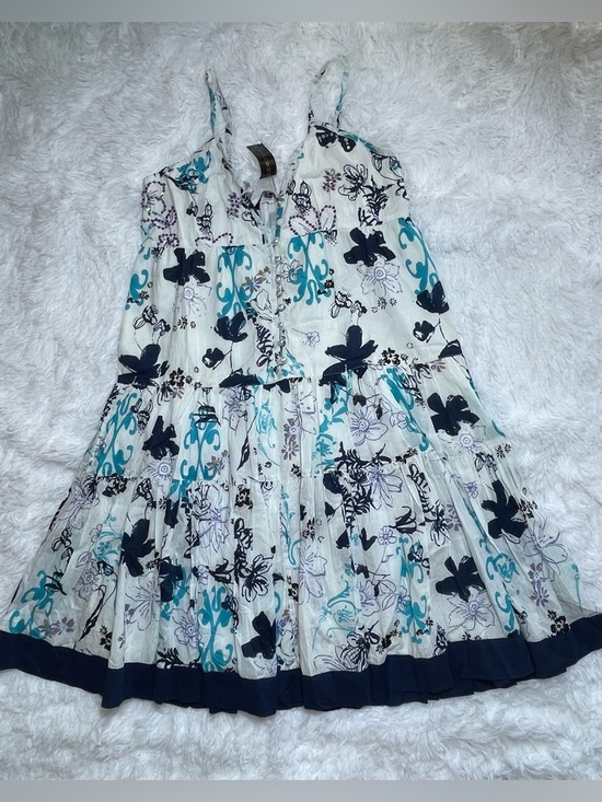 Chaudry Kc Dresses & Skirts - CHAUDRY KC White Floral Tiered Casual Sundress with Teal and Navy Accents